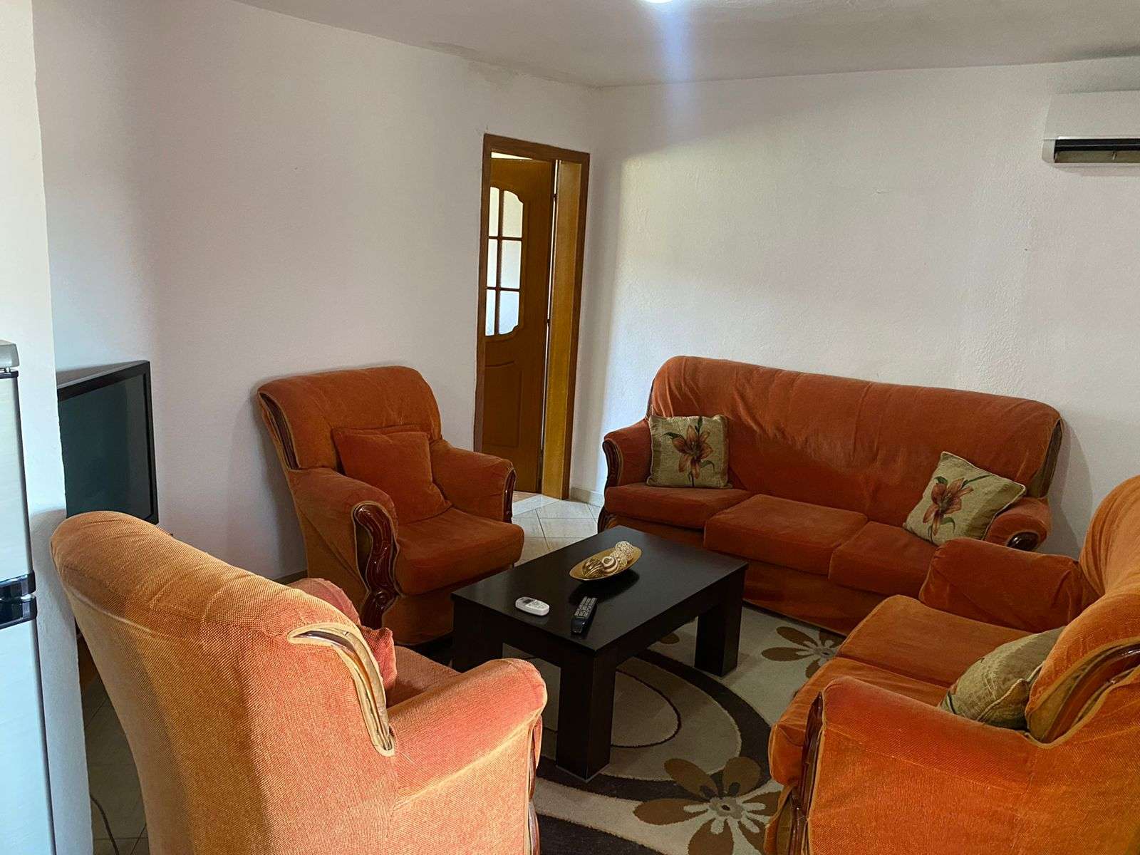 Shitet apartament 3+1, mbrapa Ish Restorant 